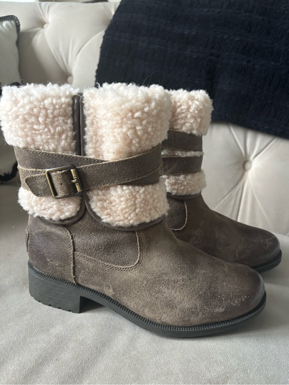 UGG Blayre III Shearling-Trim Cuff Winter Ankle Boots Taupe Brown Distressed 7